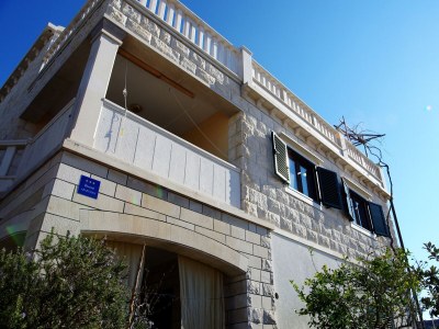 Apartment Four-bedroom apartment with terrace and sea view Sumartin, Brač A-11387-a in Sumartin - Apartment