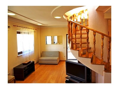 Apartment Four-bedroom apartment with terrace and sea view Sumartin, Brač A-11387-a - Outdoor photo 7