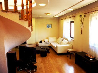 Apartment Four-bedroom apartment with terrace and sea view Sumartin, Brač A-11387-a - Outdoor photo 8