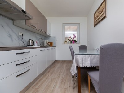 Apartment Three bedroom apartment with balcony and sea view Stanići, Omiš A-11421-a - Outdoor photo 8