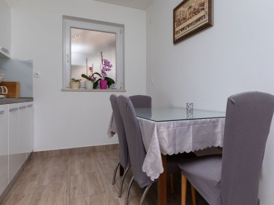 Apartment Three bedroom apartment with balcony and sea view Stanići, Omiš A-11421-a - Outdoor photo 9