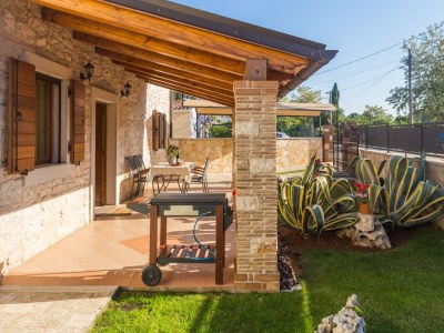 Apartment Two bedroom apartment with terrace Tar, Poreč A-13245-a - Outdoor photo 3