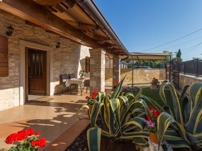 Apartment Two bedroom apartment with terrace Tar, Poreč A-13245-a - Outdoor photo 6