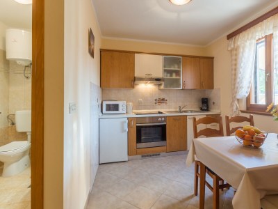 Apartment Two bedroom apartment with terrace Tar, Poreč A-13245-a - Outdoor photo 14