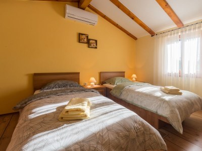 Apartment Two bedroom apartment with terrace Tar, Poreč A-13245-a - Outdoor photo 18