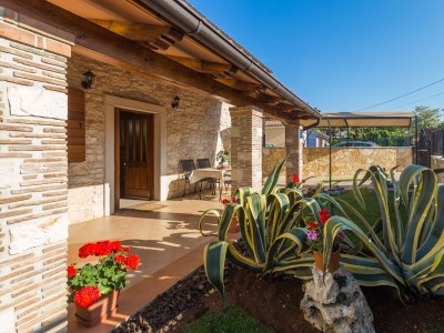 Apartment Two bedroom apartment with terrace Tar, Poreč A-13245-a - Outdoor photo 31