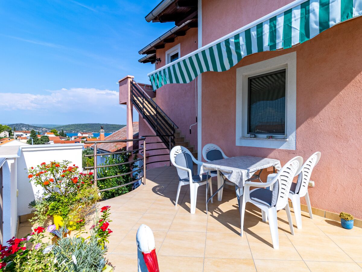 Apartment Two bedroom apartment with balcony and sea view Bilice, Krka A-13545-a - Outdoor photo 3