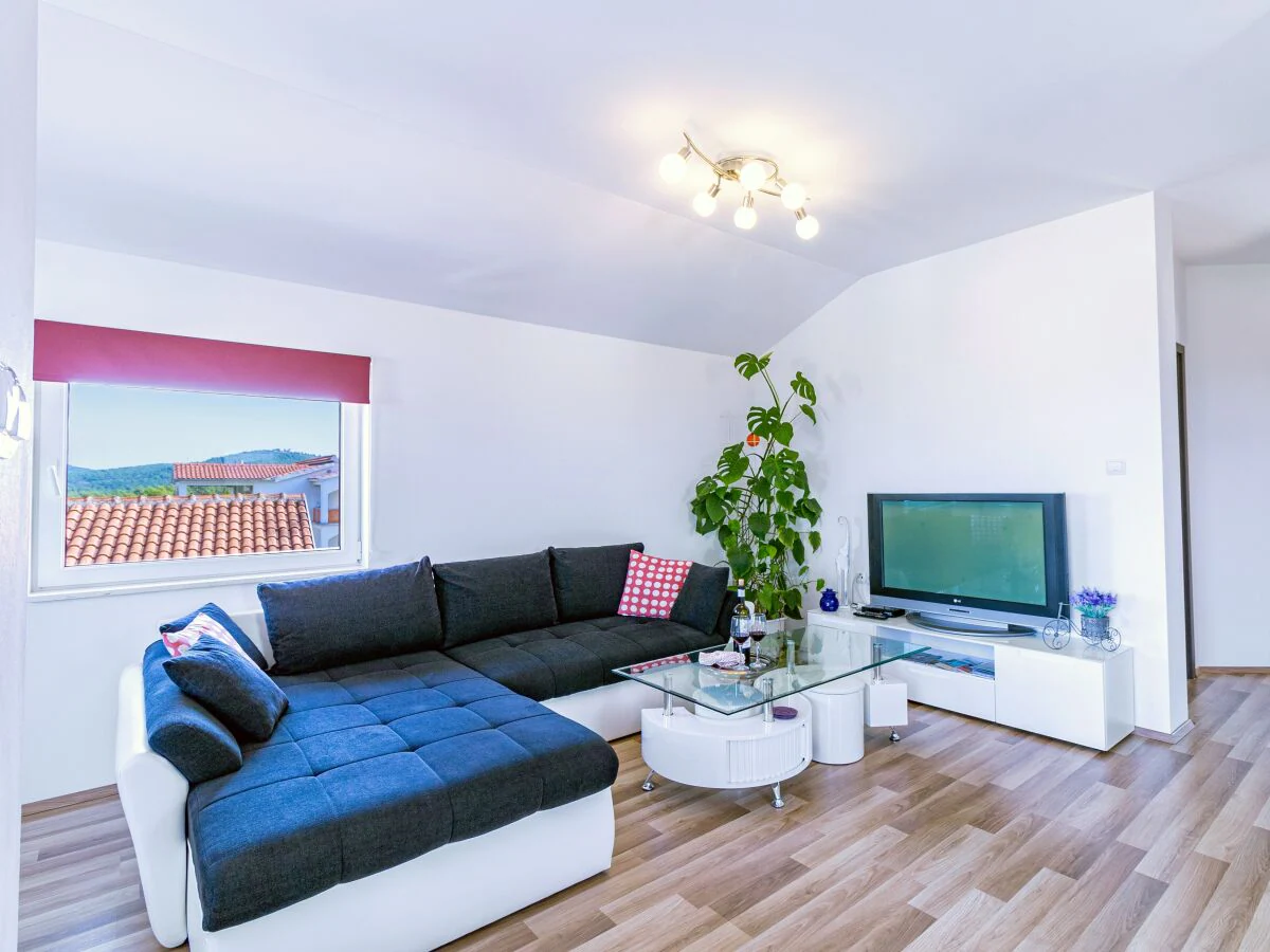 Apartment Two bedroom apartment with balcony and sea view Bilice, Krka A-13545-a - Outdoor photo 4