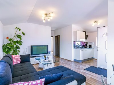 Apartment Two bedroom apartment with balcony and sea view Bilice, Krka A-13545-a - Outdoor photo 5