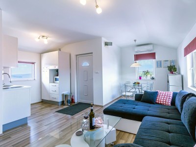 Apartment Two bedroom apartment with balcony and sea view Bilice, Krka A-13545-a - Outdoor photo 6