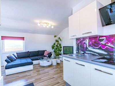 Apartment Two bedroom apartment with balcony and sea view Bilice, Krka A-13545-a - Outdoor photo 9