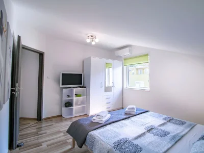 Apartment Two bedroom apartment with balcony and sea view Bilice, Krka A-13545-a - Outdoor photo 11