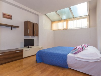 Apartment One bedroom apartment with terrace Makarska A-12336-a - Outdoor photo 3