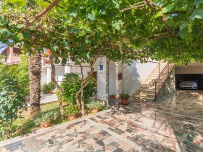 Apartment Two bedroom apartment with terrace Poreč A-13927-a - Outdoor photo 5