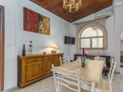 Apartment Two bedroom apartment with terrace Poreč A-13927-a - Outdoor photo 6