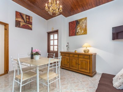 Apartment Two bedroom apartment with terrace Poreč A-13927-a - Outdoor photo 7