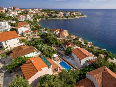 Holiday house Four-bedroom house with terrace and sea view Ražanj, Rogoznica K-13738 - Outdoor photo 6