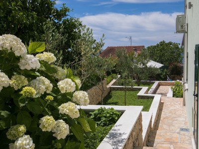 Holiday house Four-bedroom house with terrace and sea view Ražanj, Rogoznica K-13738 - Outdoor photo 15