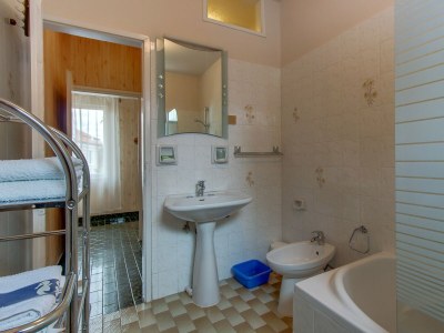 Apartment One bedroom apartment with terrace Mali Lošinj, Lošinj A-14166-a - Outdoor photo 12