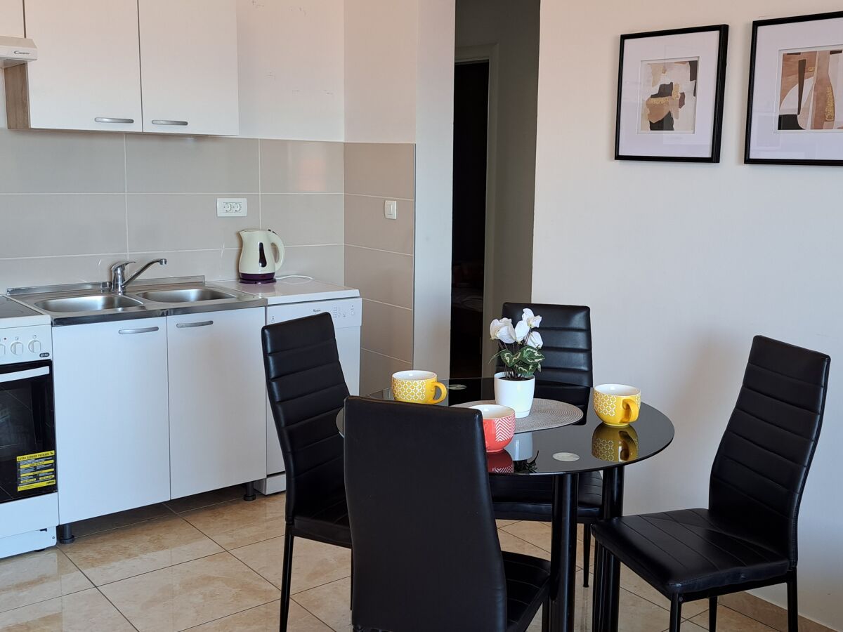 Apartment Two bedroom apartment with balcony and sea view Supetar, Brač A-16130-a - Outdoor photo 2