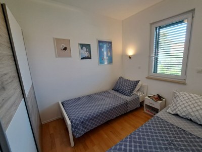 Apartment Two bedroom apartment with balcony and sea view Supetar, Brač A-16130-a - Outdoor photo 7