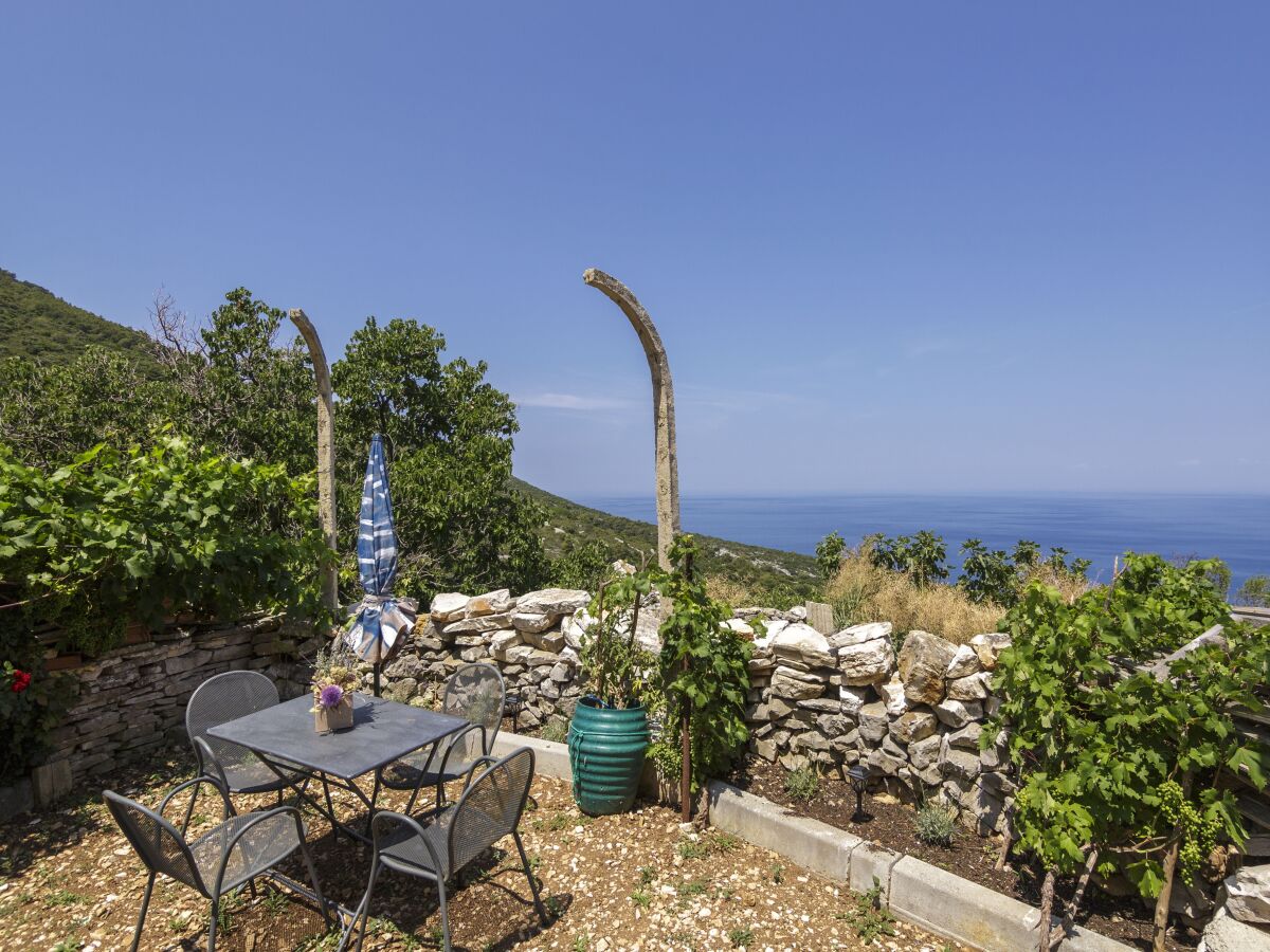 Holiday house One bedroom house with terrace and sea view Oključna, Vis K-14875 - Outdoor photo 5