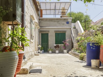 Holiday house One bedroom house with terrace and sea view Oključna, Vis K-14875 - Outdoor photo 2