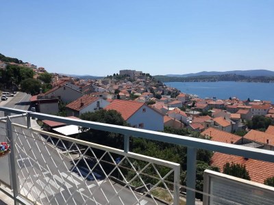 Apartment Three bedroom apartment with terrace and sea view Šibenik A-16170-a - Outdoor photo 22
