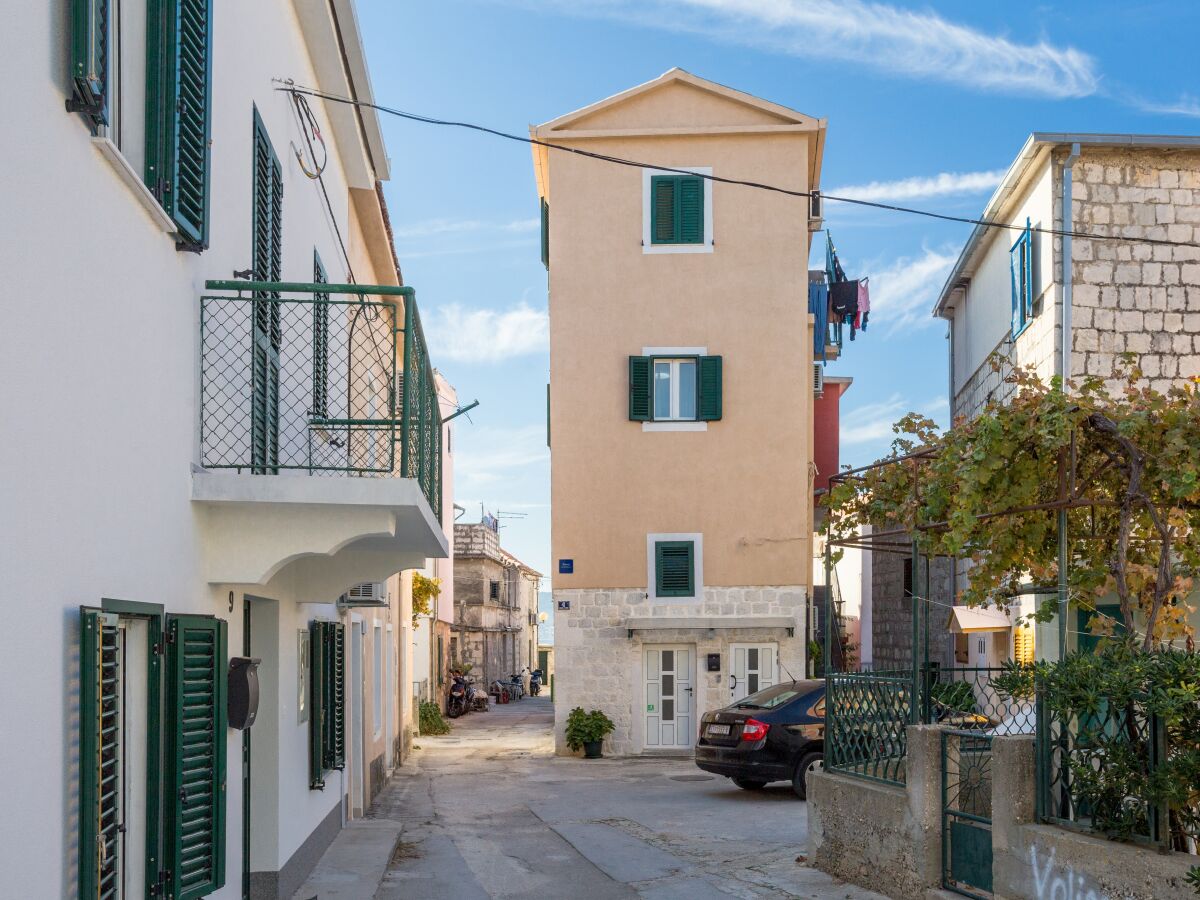 Apartment Two bedroom apartment with terrace Kaštel Štafilić, Kaštela A-15110-a - Outdoor photo 3