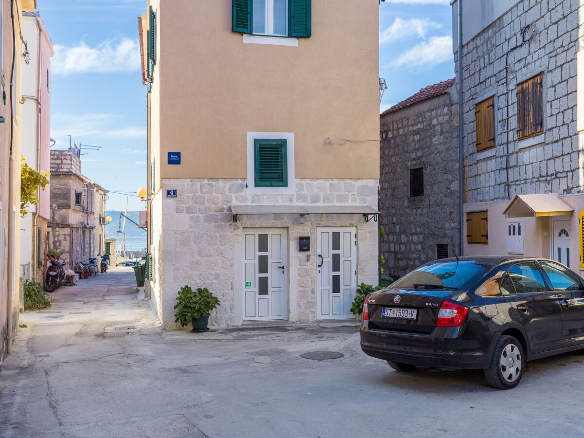 Apartment Two bedroom apartment with terrace Kaštel Štafilić, Kaštela A-15110-a - Outdoor photo 4