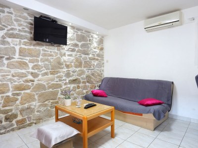 Apartment Two bedroom apartment with terrace Kaštel Štafilić, Kaštela A-15110-a - Outdoor photo 6