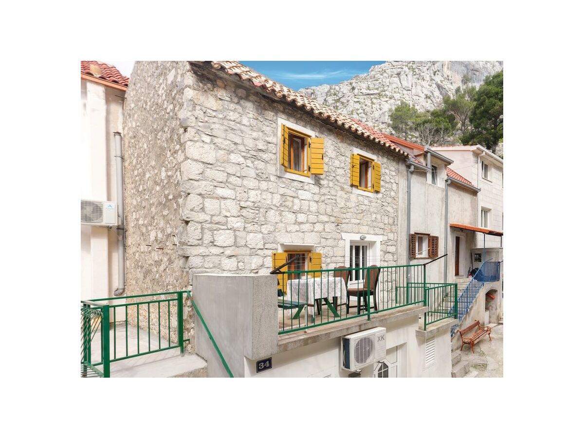 Apartment One bedroom apartment with terrace Omiš A-16185-a - Outdoor photo 3