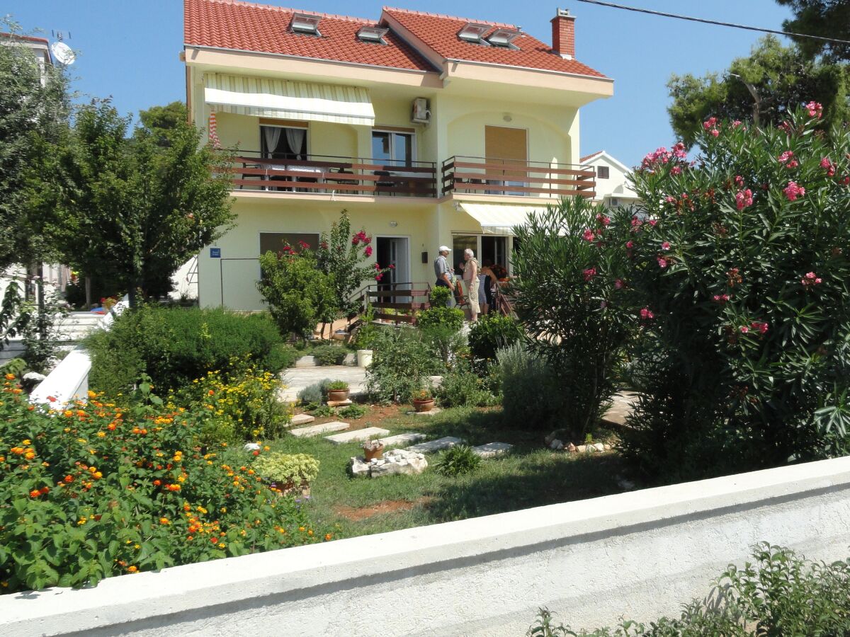 Apartment Three bedroom apartment near beach Brgulje, Molat A-16217-a - Outdoor photo 2