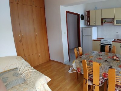 Apartment Three bedroom apartment near beach Brgulje, Molat A-16217-a - Outdoor photo 8