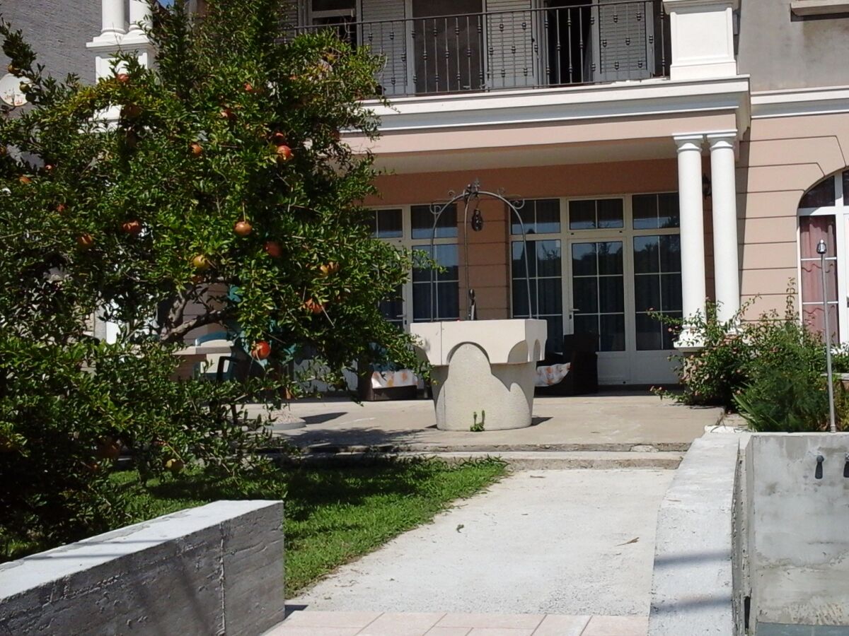 Apartment Two bedroom apartment near beach Kampor, Rab A-16293-a - Outdoor photo 4