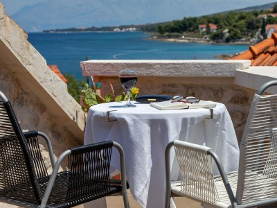 Holiday house Three bedroom house with terrace and sea view Sutivan, Brač K-16300 in Sutivan - Holiday house