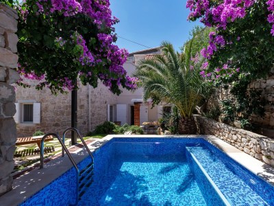 Holiday house Three bedroom house with terrace and sea view Sutivan, Brač K-16300 - Outdoor photo 7