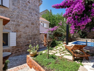 Holiday house Three bedroom house with terrace and sea view Sutivan, Brač K-16300 - Outdoor photo 27