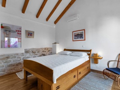 Holiday house Three bedroom house with terrace and sea view Sutivan, Brač K-16300 - Outdoor photo 53