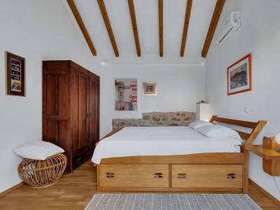 Holiday house Three bedroom house with terrace and sea view Sutivan, Brač K-16300 - Outdoor photo 57