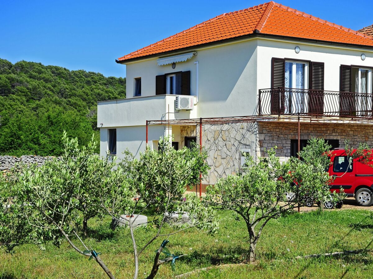 Apartment Two bedroom apartment with balcony Gornje selo, Šolta A-15545-a - Outdoor photo 2