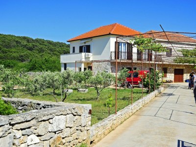 Apartment Two bedroom apartment with balcony Gornje selo, Šolta A-15545-a - Outdoor photo 4