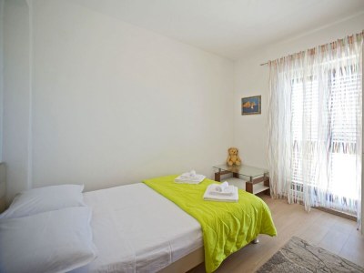 Apartment Two bedroom apartment with balcony Gornje selo, Šolta A-15545-a - Outdoor photo 15