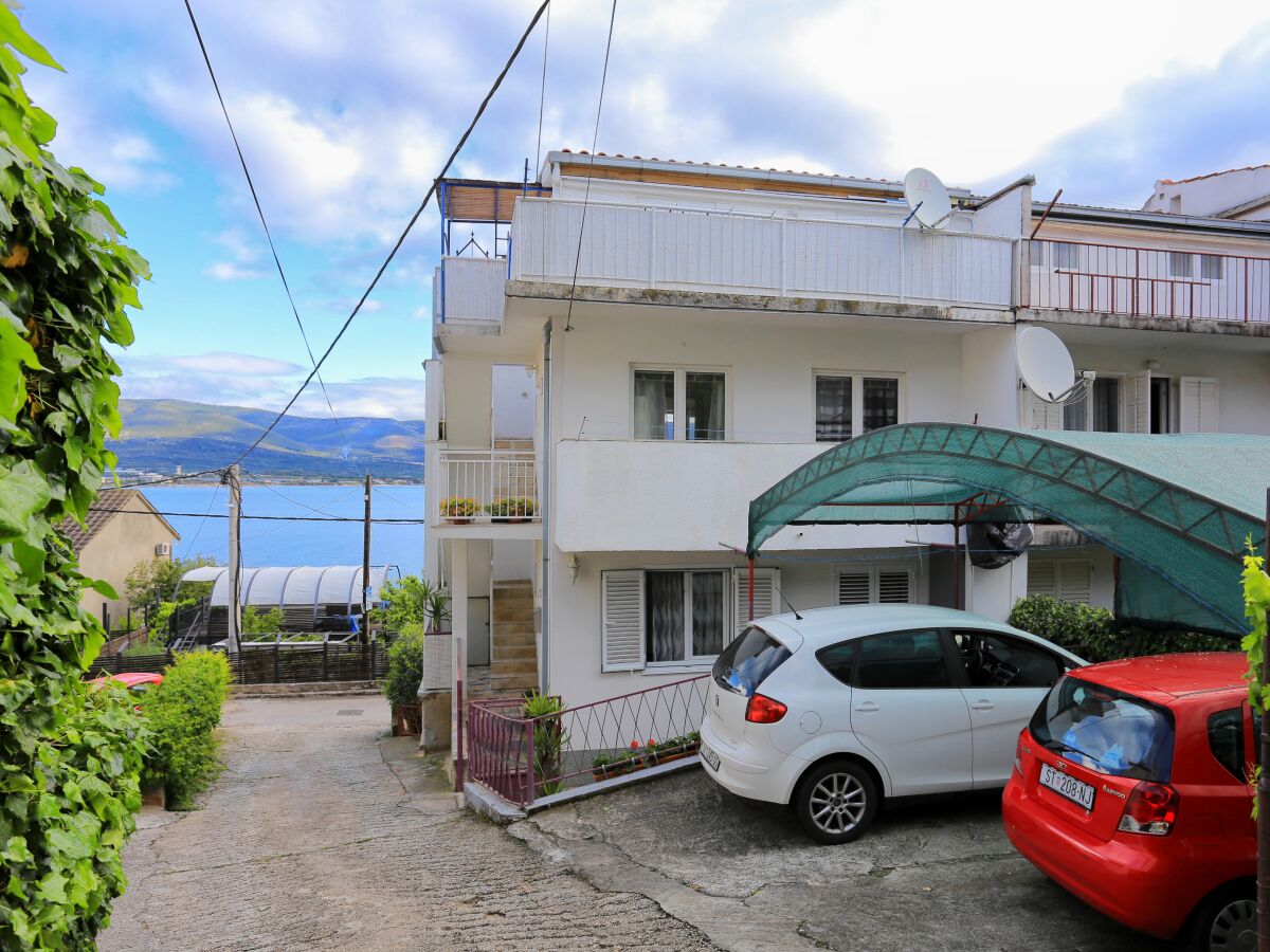 Apartment Two bedroom apartment with balcony and sea view Arbanija, Čiovo A-15595-a