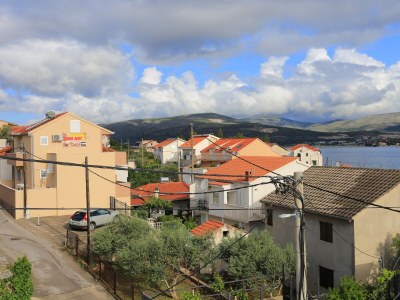 Apartment Two bedroom apartment with balcony and sea view Arbanija, Čiovo A-15595-a - Outdoor photo 21