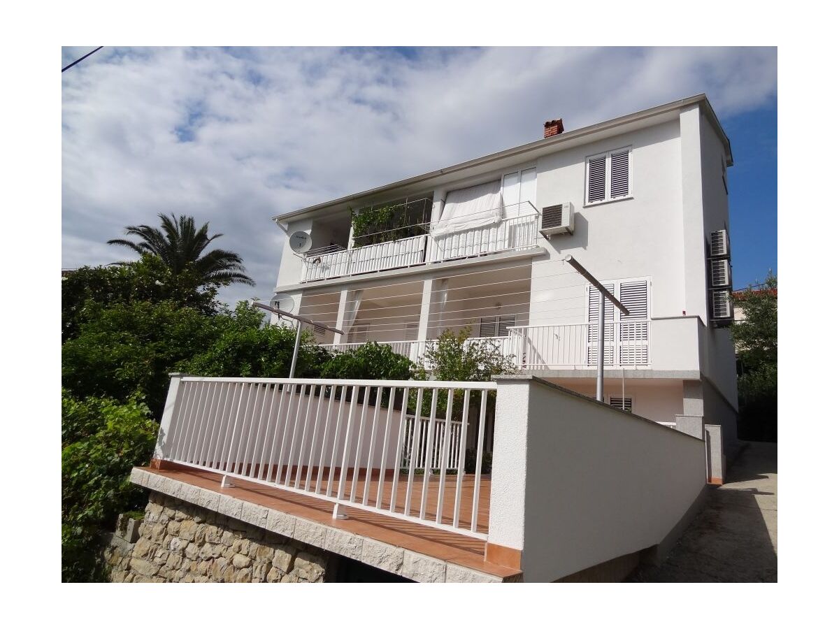 Apartment Two bedroom apartment with terrace and sea view Rab A-16359-a - Outdoor photo 2