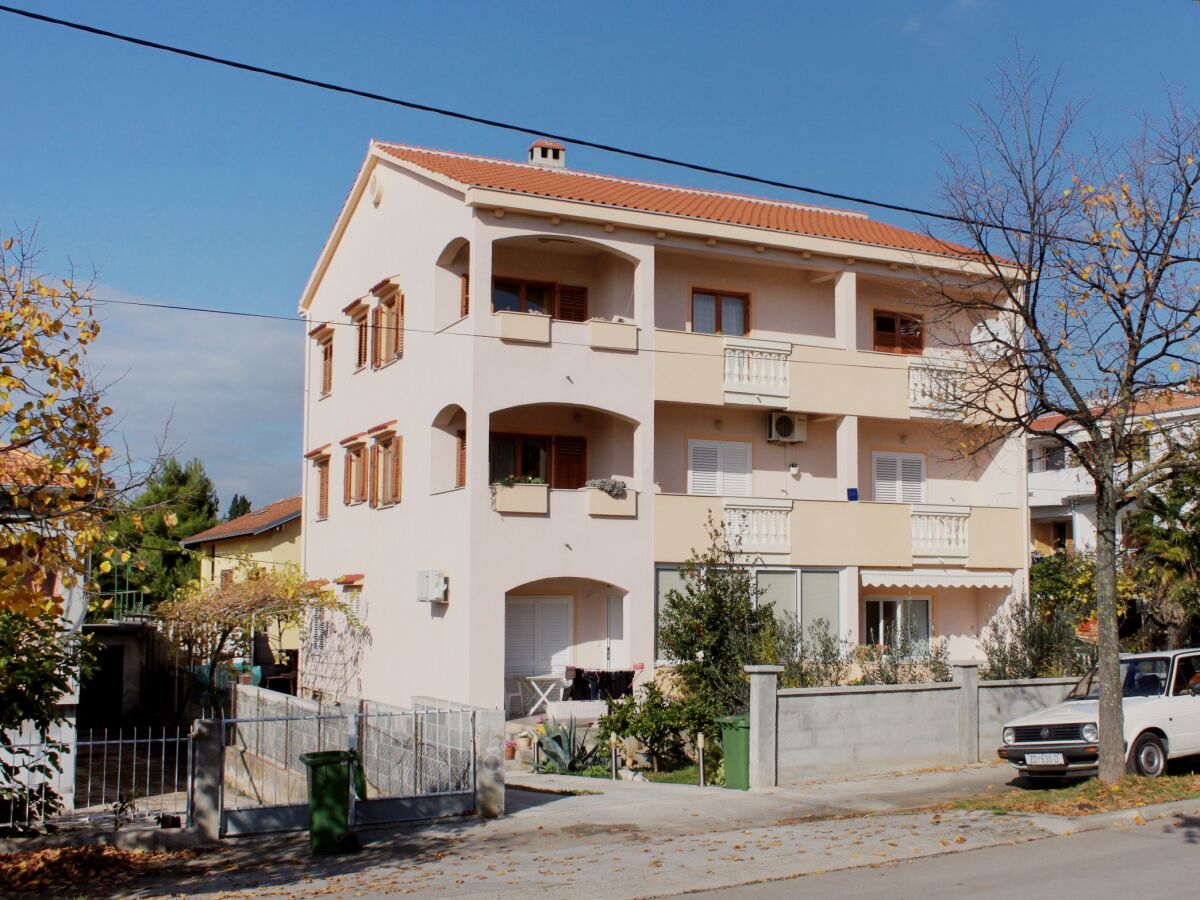 Apartment Two bedroom apartment with terrace Zadar A-15945-a - Outdoor photo 3