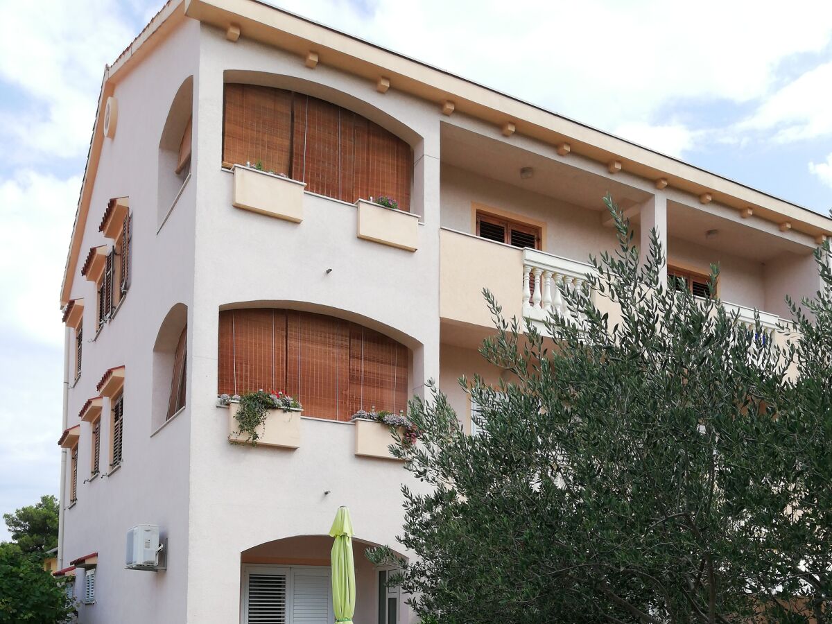 Apartment Two bedroom apartment with terrace Zadar A-15945-a - Outdoor photo 4