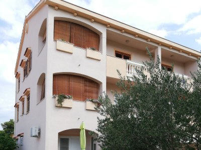 Apartment Two bedroom apartment with terrace Zadar A-15945-a - Outdoor photo 4