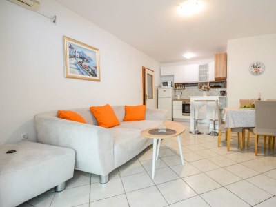 Apartment Two bedroom apartment with terrace Zadar A-15945-a - Outdoor photo 11